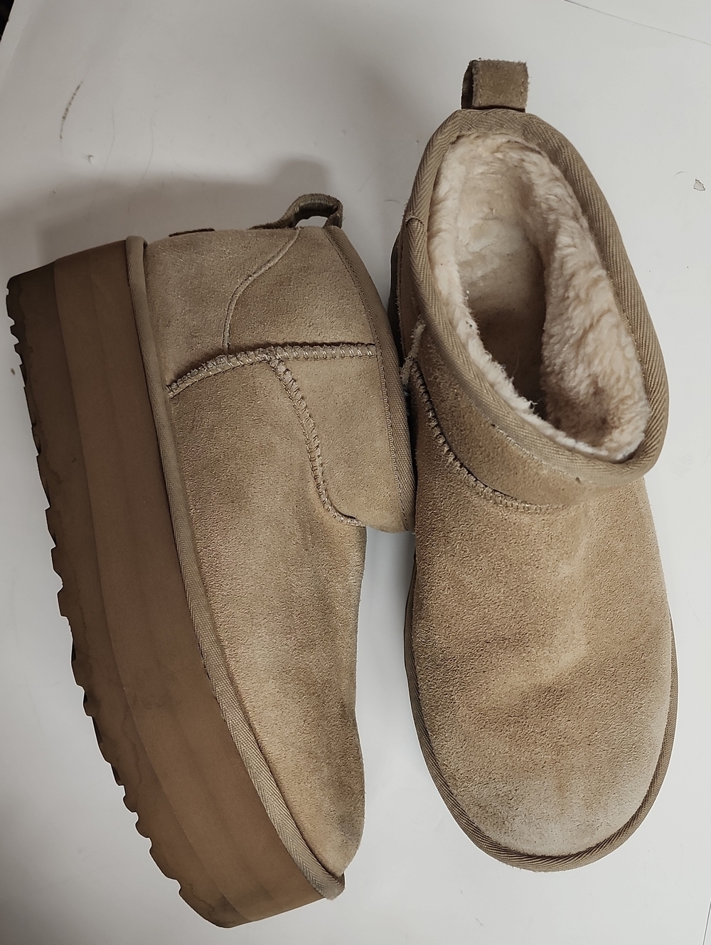 UGG Classic Platform Suede Sand Shearling Lined Ankle Boots Size 10L US EU41 WOW
